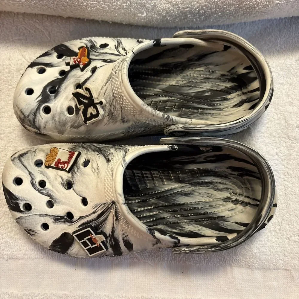 GUC Crocs Classic Marbled Clogs Black & White Colorway With Jibbitz Kids, Size 2